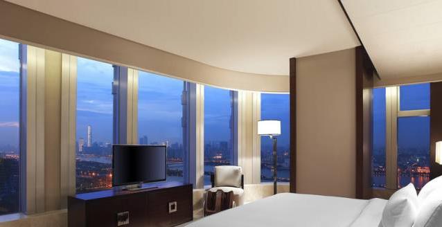 牛！广州超壕的4家五星级大酒店，一年工资也未必住得起！