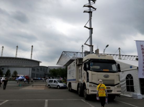 保证网速随时“满格”车迷观车、晒图两不误