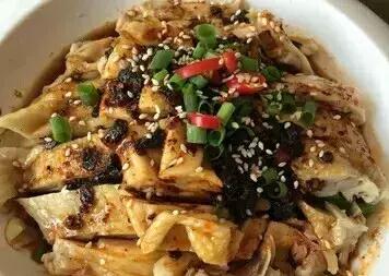 济南历下区半天妖烤鱼,济南小草屋诸葛烤鱼