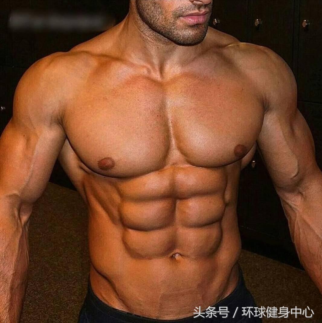 哑铃新手练胸练腹练手臂,哑铃真的可以练肱二头肌吗