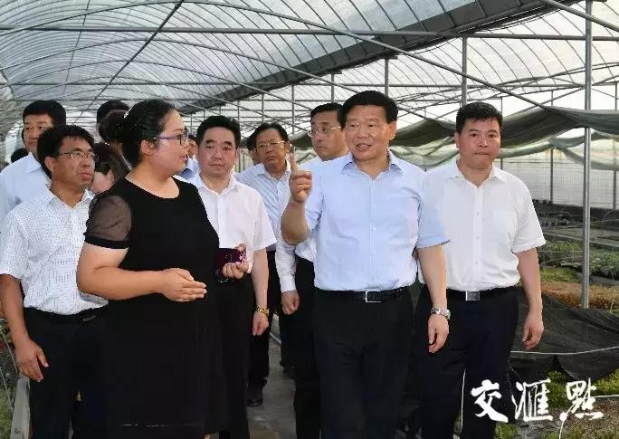 省委书记娄勤俭这次专题调研，格外关注农民集中居住问题