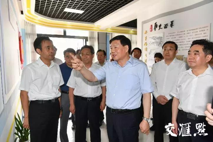 省委书记娄勤俭这次专题调研，格外关注农民集中居住问题