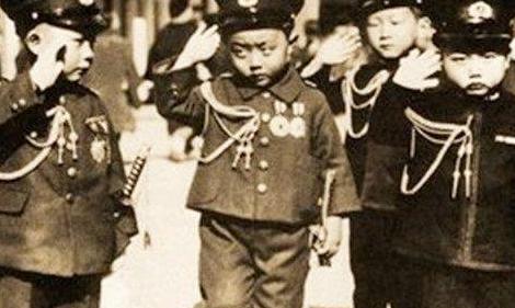 日本昭和天皇怎么死的,日本天皇死前说了六个什么字