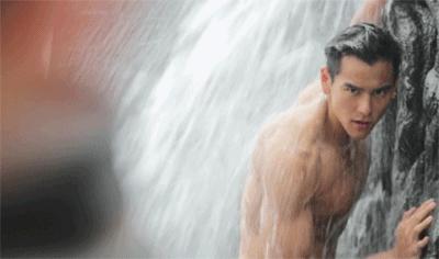 彭于晏许晴邪不压正盖章图文,彭于晏许晴邪不压正惊艳出场