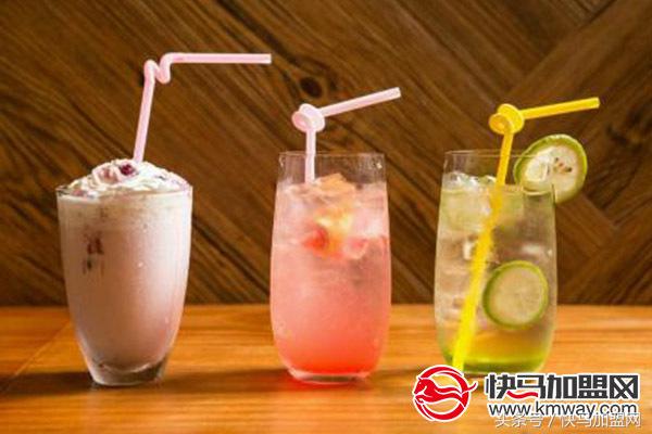 开一个小型冷饮店需要投资多少钱,创业开个冷饮加盟店需要投资多少