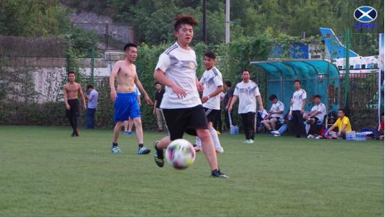 充满激情的绿茵场,激情飞扬绿茵赛场