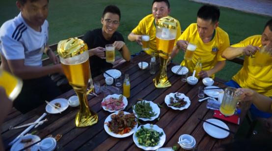 充满激情的绿茵场,激情飞扬绿茵赛场