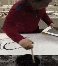 80多岁书法大师现场写字,这才是真正的书法大师倒着书写