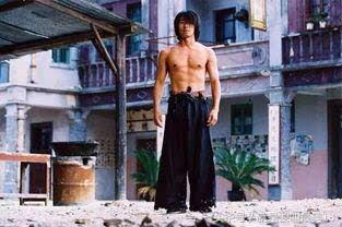 周星驰56岁被称为“星爷”！为什么64岁的成龙却只被叫“大哥”？