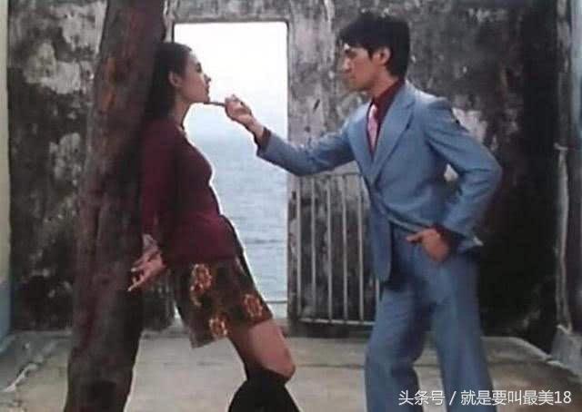 周星驰56岁被称为“星爷”！为什么64岁的成龙却只被叫“大哥”？