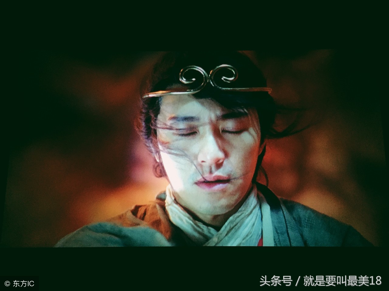 周星驰56岁被称为“星爷”！为什么64岁的成龙却只被叫“大哥”？