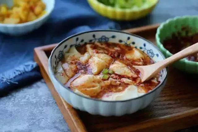 天津豆腐脑和东北豆腐脑区别,北方的豆腐脑和老豆腐是一样的吗