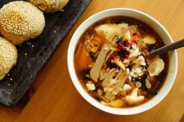 天津豆腐脑和东北豆腐脑区别,北方的豆腐脑和老豆腐是一样的吗