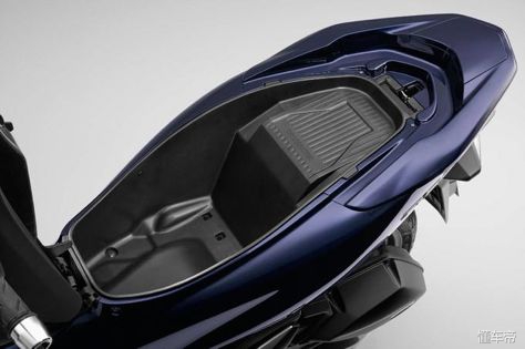 本田pcx160和铃木uy125,本田pcx1602024款