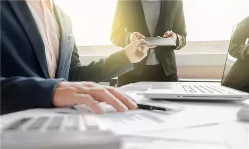 p2p理财平台跑路投资人怎么办,理财公司爆雷老百姓还能追回来吗