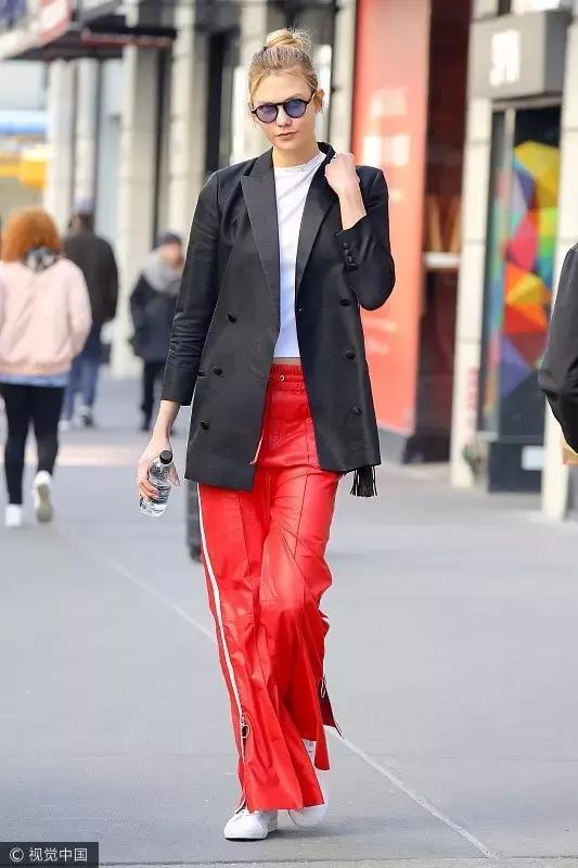 夏天开叉裙子里面可以穿牛仔裤,中长开叉裤裙穿搭