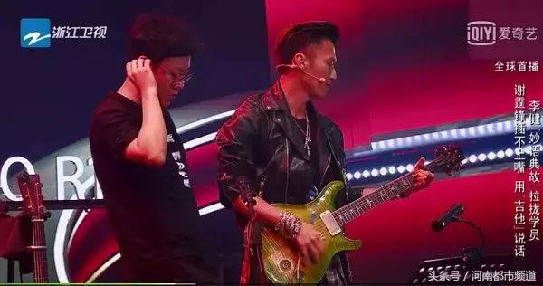 背起吉他的谢霆锋,才是我们记忆中的那个谢霆锋!