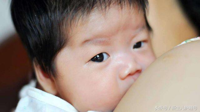 奶水不足为什么胸越来越大,为什么胸小的反而奶水多