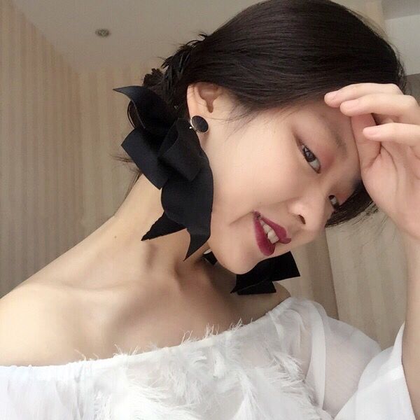 好看的皮囊千篇一律，有趣的耳环万里挑一！耳环选的好你脸最小！