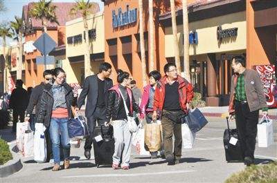 中国人去美国旅游后感受,机场免税店卷烟