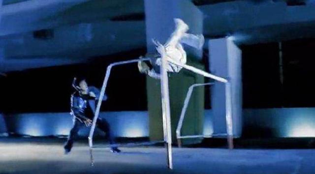 武术动作解析吴京对甄子丹,甄子丹和吴京打斗的那段分析