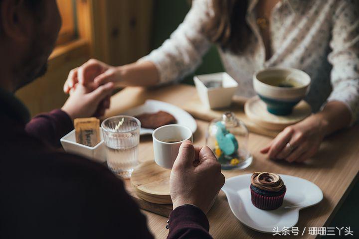 牵手旅行照片怎么拍,出门旅游情侣照怎么拍好看