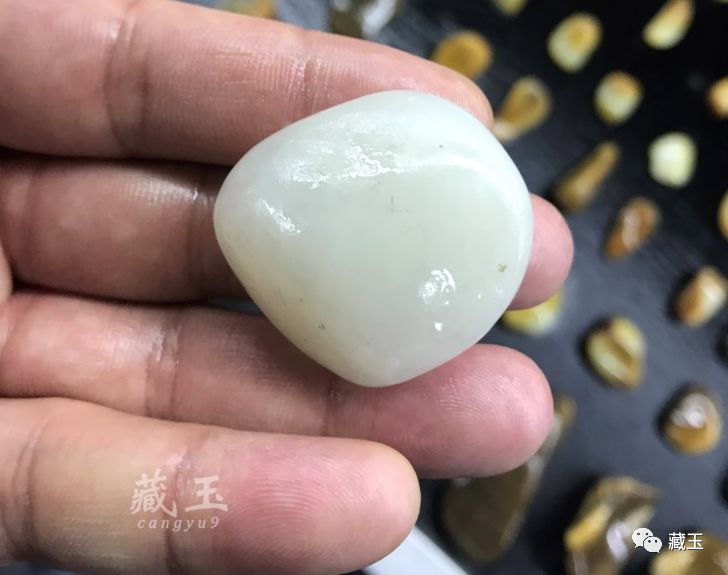 为什么有的和田白玉那么便宜,直播卖和田玉的为啥那么便宜