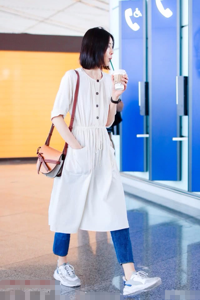 2019女明星秋季机场穿搭,明星机场穿搭2020秋冬