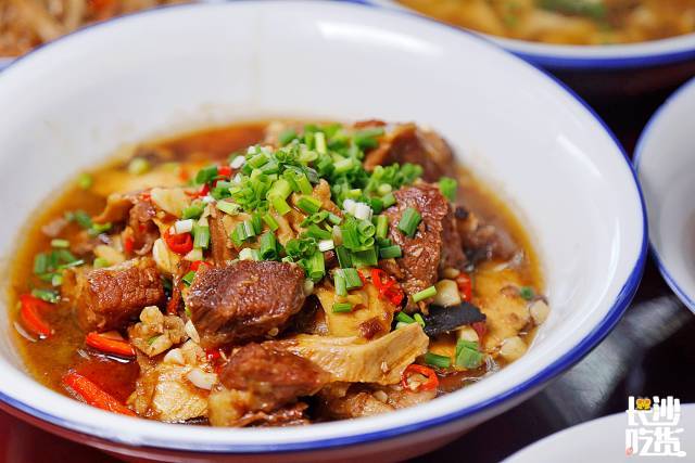 最新长沙美食推荐必吃,长沙美食攻略本地人带你吃遍全城