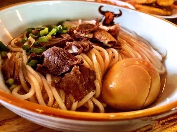 最新长沙美食推荐必吃,长沙美食攻略本地人带你吃遍全城