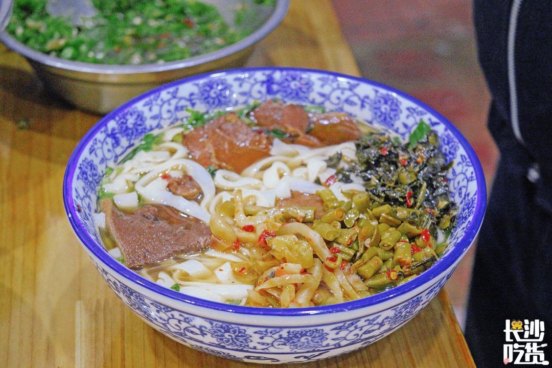 最新长沙美食推荐必吃,长沙美食攻略本地人带你吃遍全城