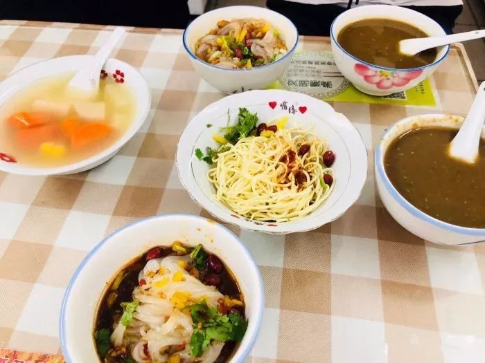 最新长沙美食推荐必吃,长沙美食攻略本地人带你吃遍全城