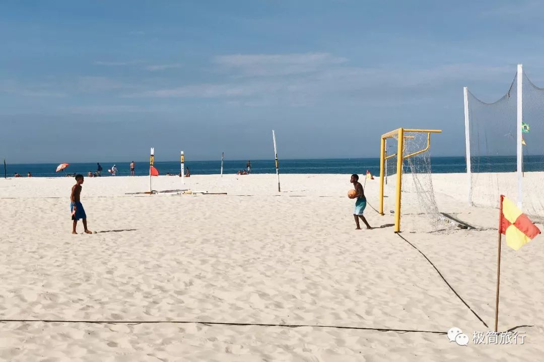 里约热内卢|穿上丁字裤才去海滩,跟着地头蛇才能进贫民窟