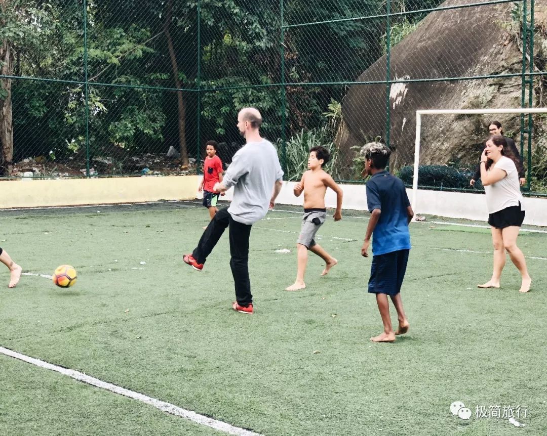 里约热内卢|穿上丁字裤才去海滩,跟着地头蛇才能进贫民窟