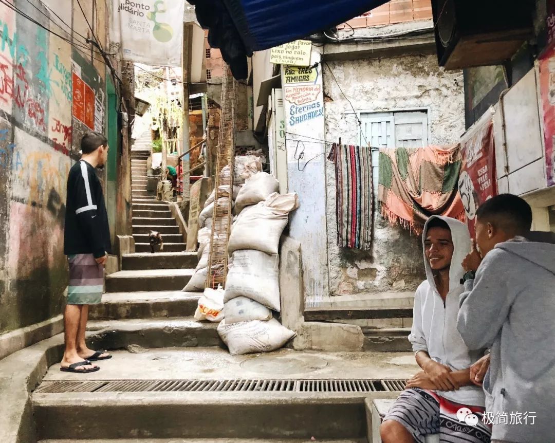 里约热内卢|穿上丁字裤才去海滩,跟着地头蛇才能进贫民窟