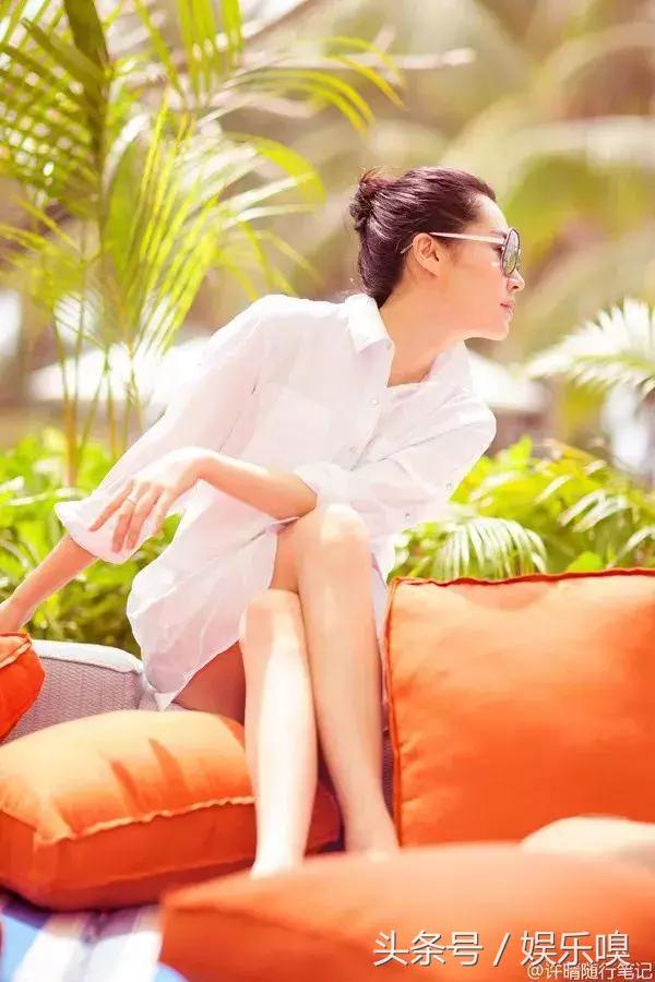 许晴臀肌肉训练视频,49岁许晴身材苗条