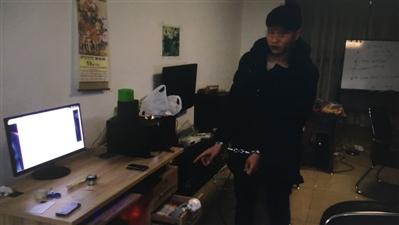 初中生当黑客导师大学生徒弟攻击300家网站入狱