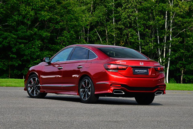 公认的豪华b级车十年开不坏仅15万,最省油质量最好的b级轿车排名