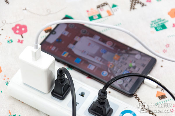 坚果r1现在是否还值得购买,坚果r1现在值得入手嘛