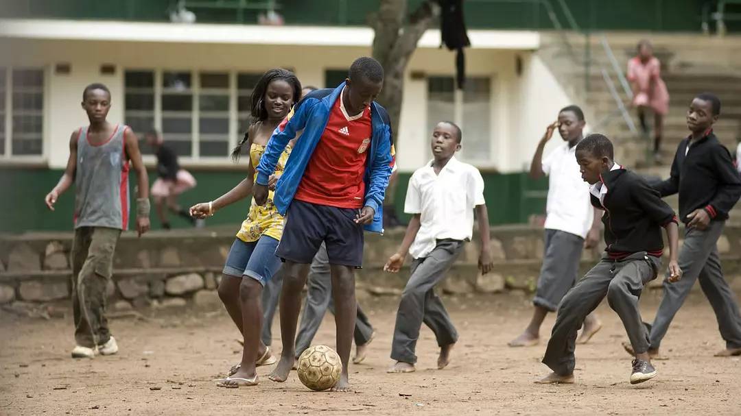 必看的四部足球电影,十部最值得看的足球电影