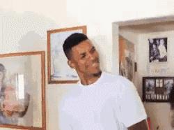 扩散！这些澳洲保健品不能随身带上机！华人小伙带了，全被海关没收