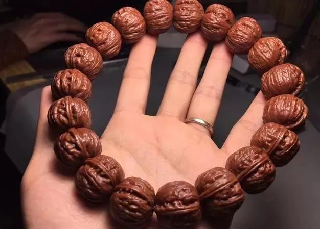 小尺寸核桃手串怎么选,小核桃手串如何挑选尺寸