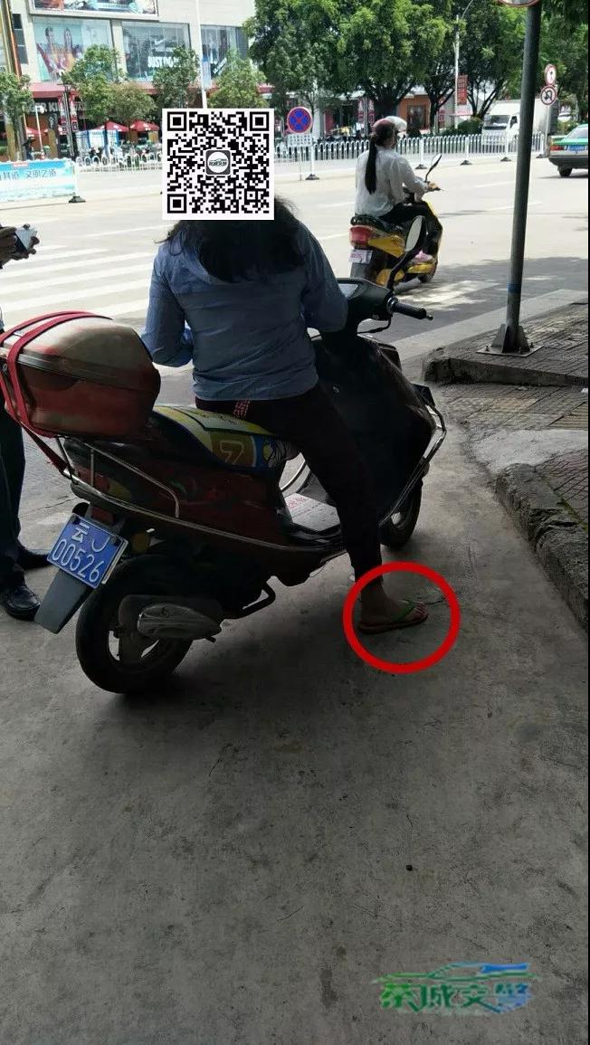 货车司机穿拖鞋驾驶违规吗,穿拖鞋开车车主知道吗