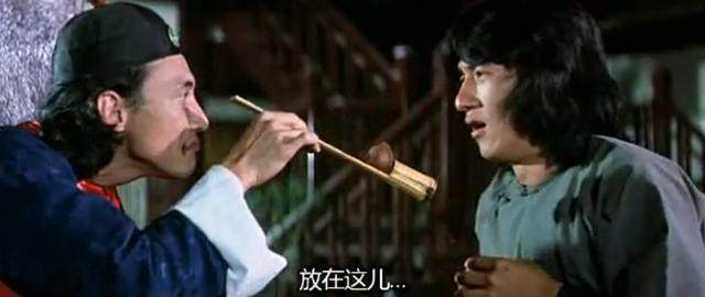 “刀架脖子”逼成龙拍戏?成龙的戏份为何又大量使用了替身?