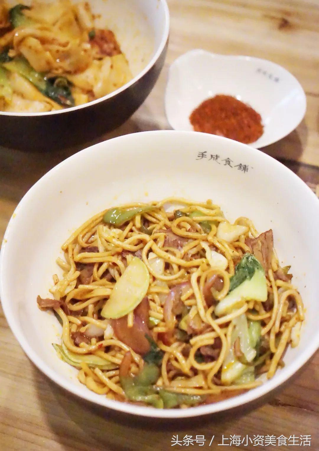 这家藏在南京路步行街背后的西北小馆，竟能把面做得天圆地方！