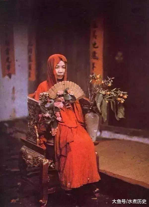 恍如隔世：一个法国牛贩子，用彩色胶片记录了110年前的旧中国