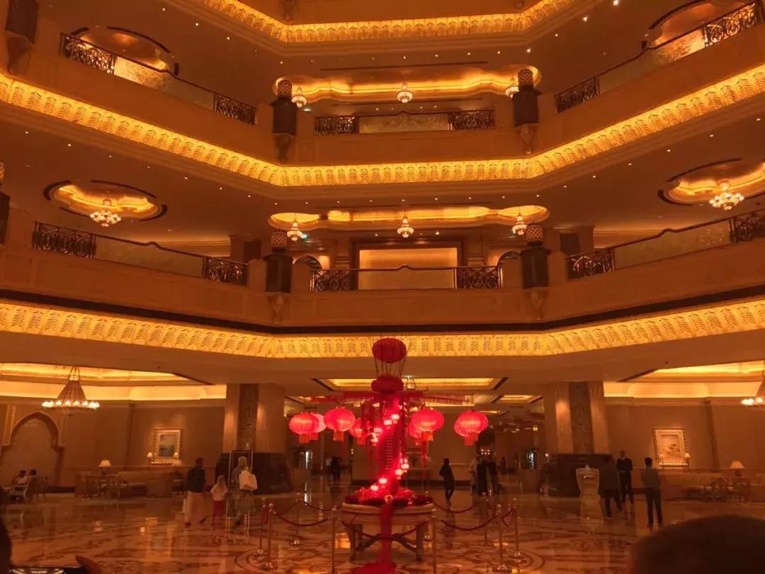 习*平近**来访,阿联酋当地手机上出现了一行字