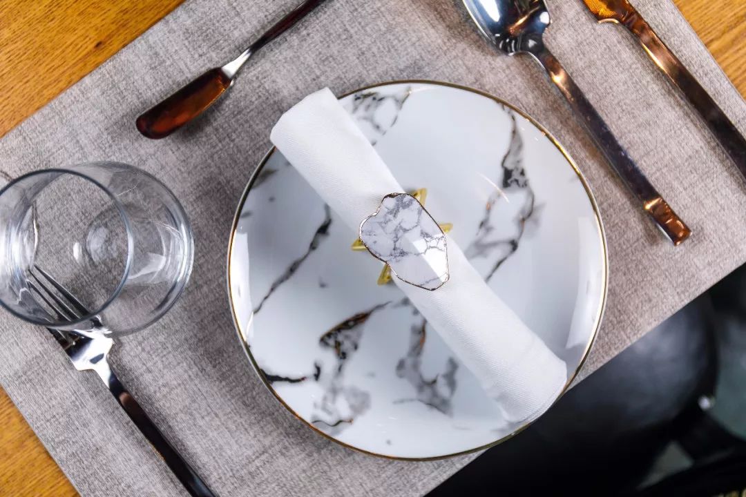 傲娇！藏在解放南路的「花园餐厅」只有6张桌！道明寺来也要预约