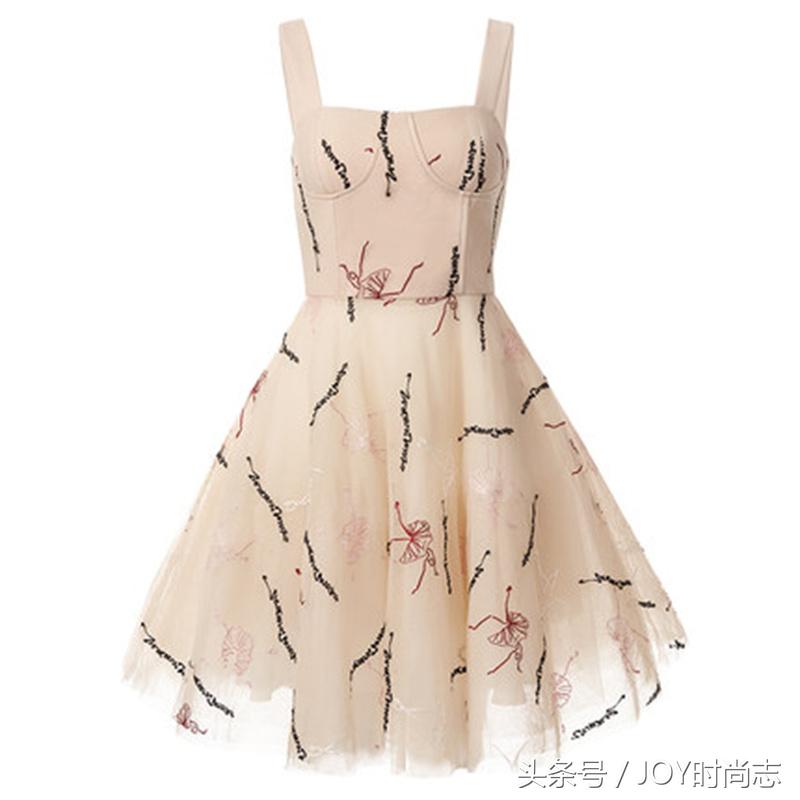 方领显脸小又能藏肉,简直不要太友好