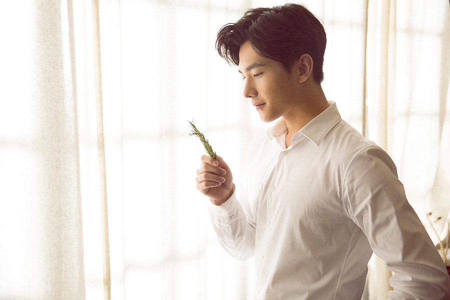 鼻子毛孔粗大黑头多形成酒糟鼻,黑头酒糟鼻怎么变回正常的鼻子